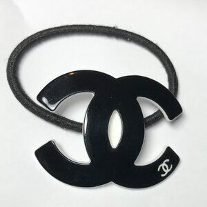 Black & White CC Pony Tail